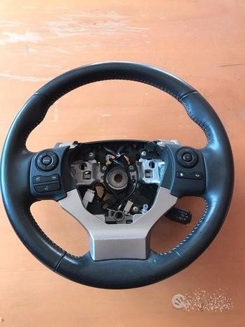 Volante Per Lexus IS 300 2015