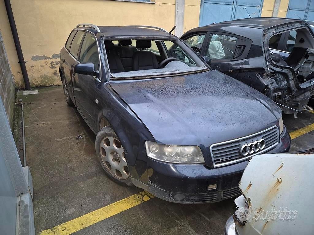 Audi A4 B6 2003 2.5 V6 Demolita - Per Ricambi