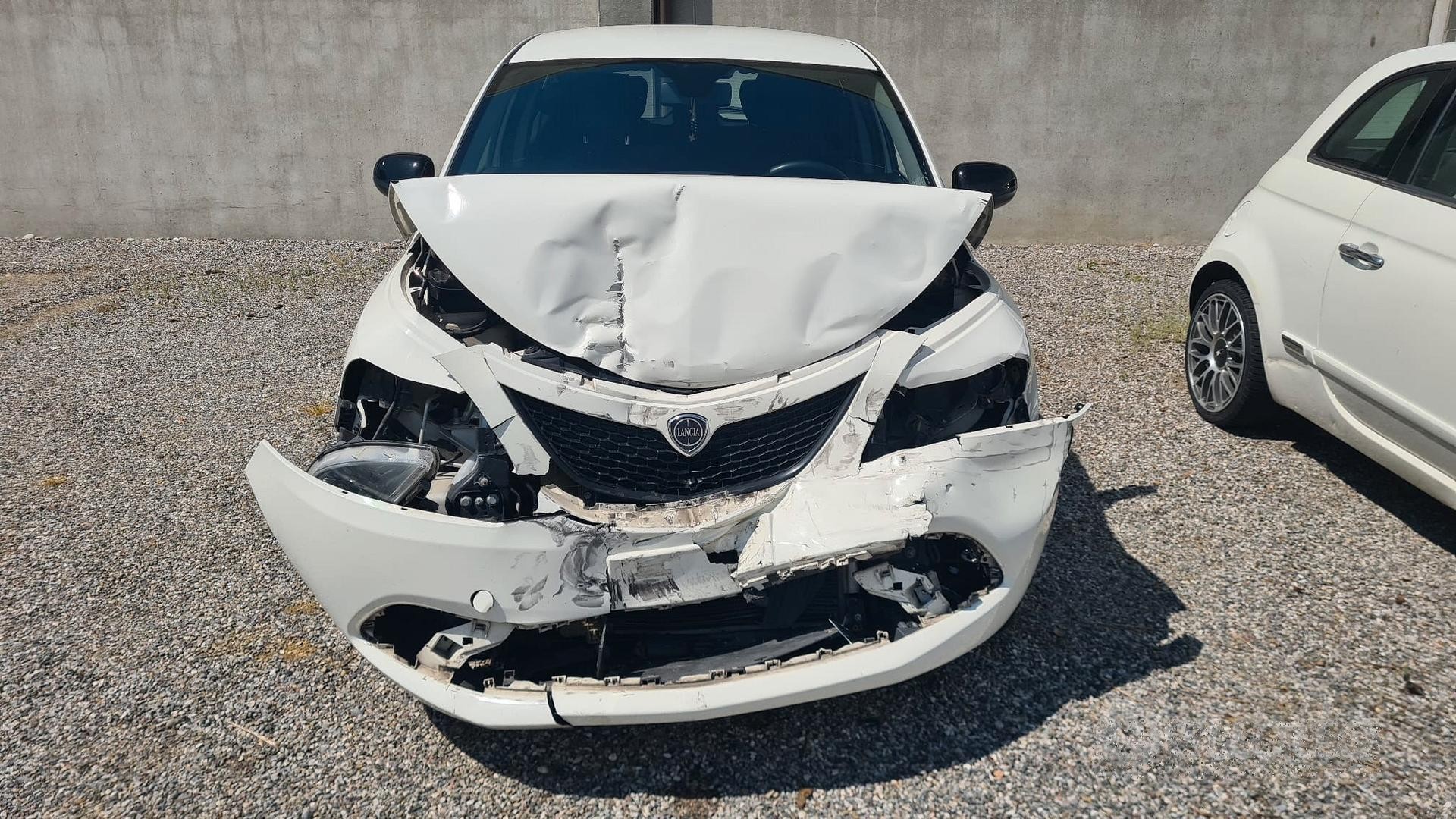 lancia Ypsilon 2018 1.2 benzina 169A4000 ricambi