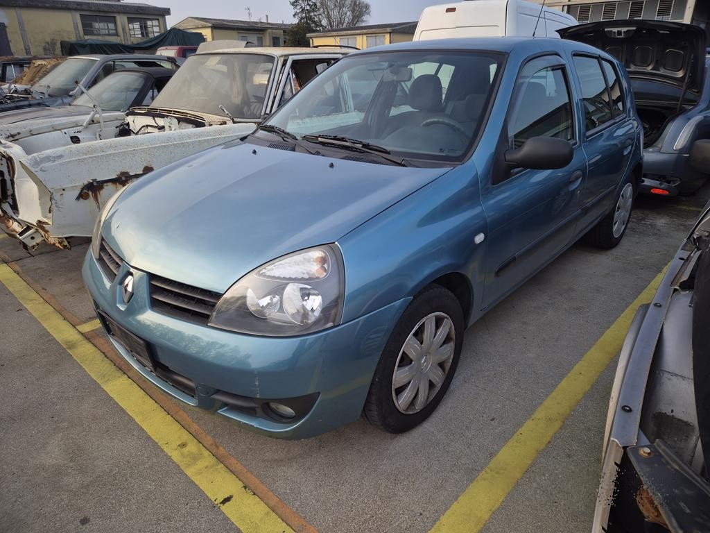 Renault Clio 2004 Benzina Demolita - Per Ricambi