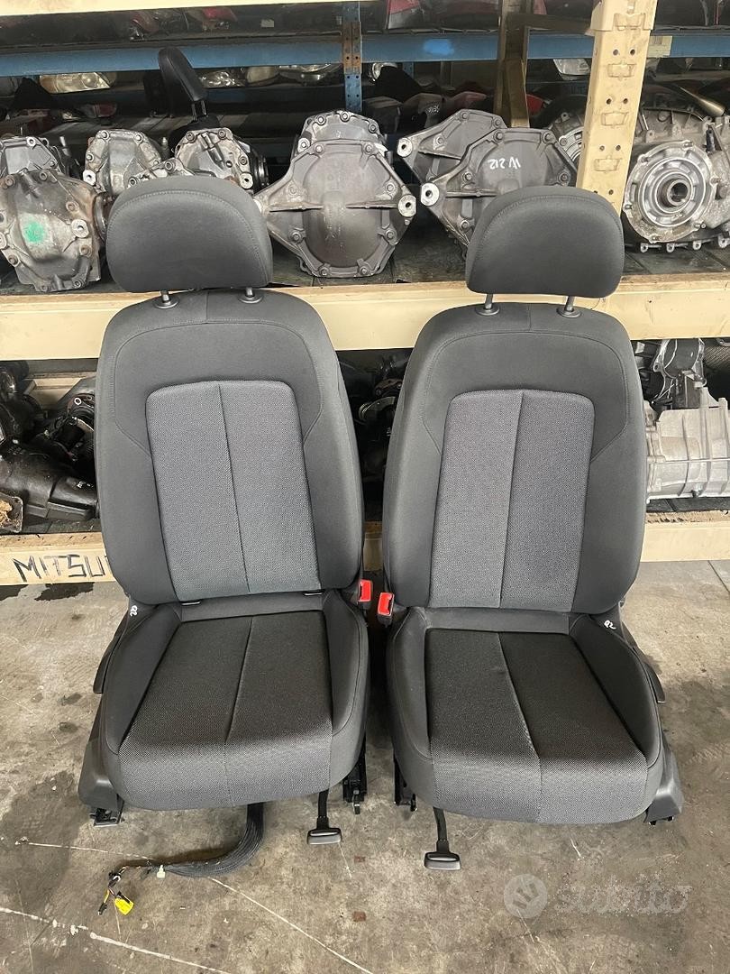 Interno completo Audi Q2 2023