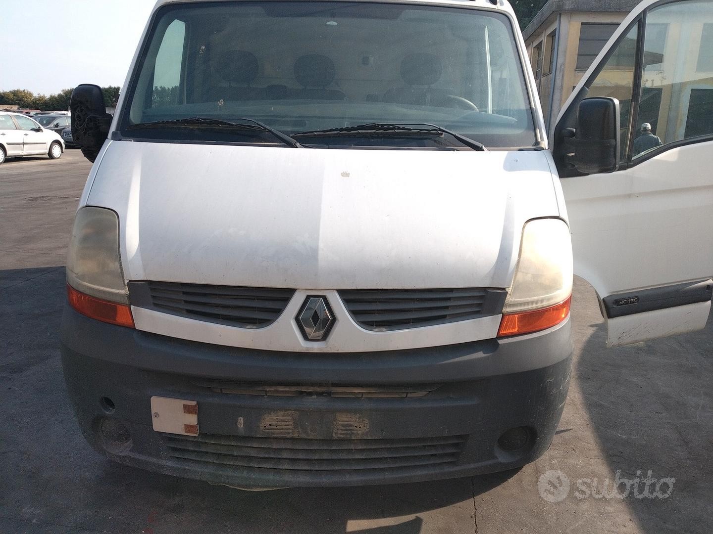 Renault master 2007 2.5td G9UB6 demolito ricambi