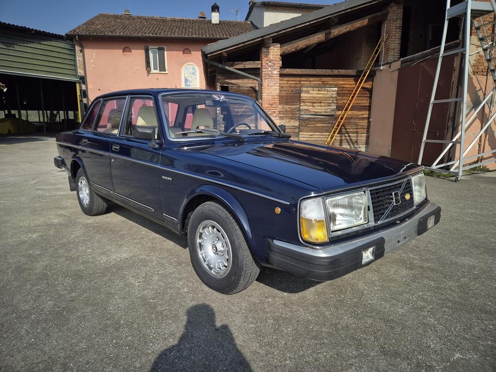 Volvo 240 Berlina 4 Marce 85000KM Conservata